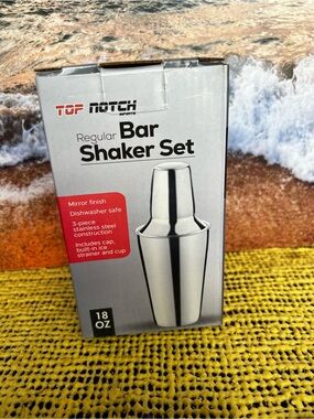 Top Notch 18 oz stainless steel bar shaker set.